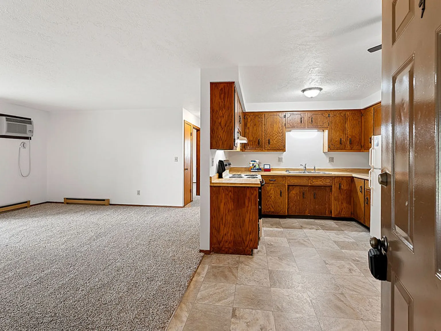 Washington Square Apartments — Photo 1