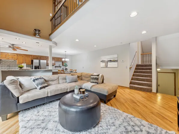 1132 Chelsea Ct, New Brighton, MN 55112