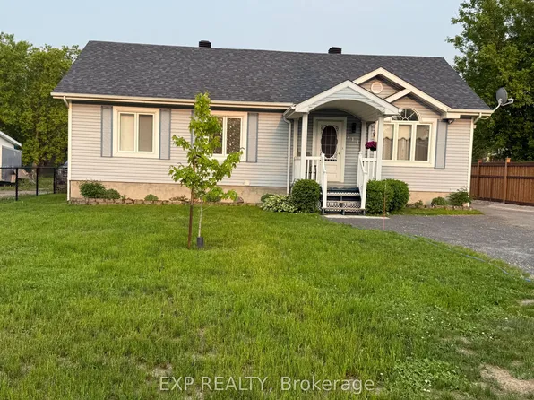 213 Longueuil St, Champlain, ON K0B 1K0