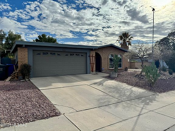3rd image of 9724 E Sierra St