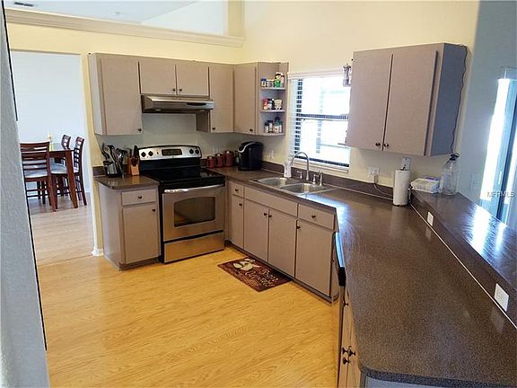 3rd image of 8147 Woodvine Cir
