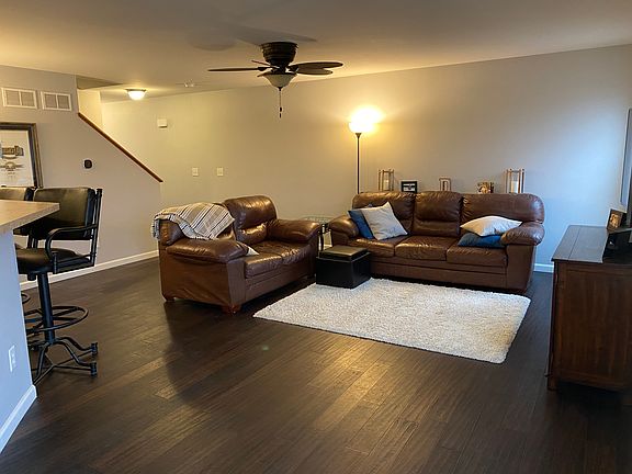 3rd image of 870 Harbor Woods Dr