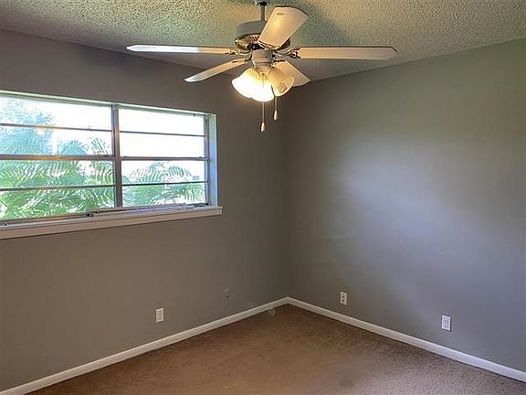 3rd image of 111 E Greenfield Dr