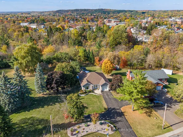 230 Opeongo Rd, Renfrew, ON K7V 2T5