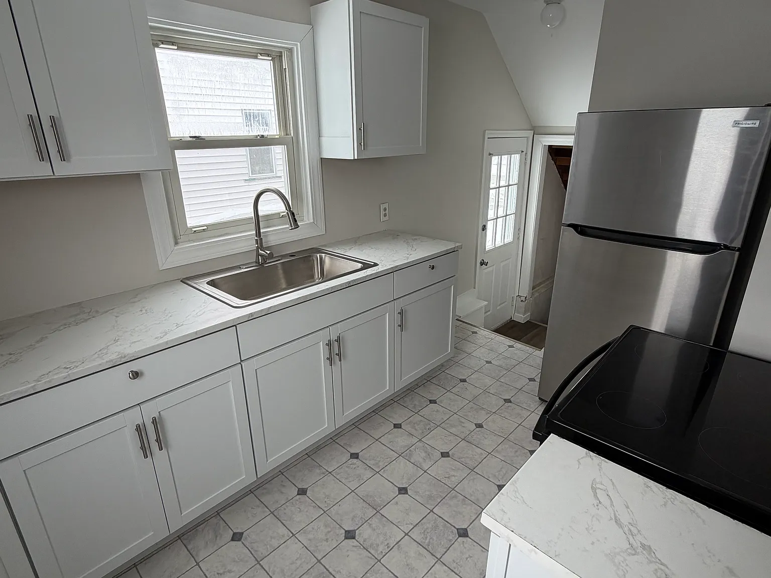 2 bed, 1292 sqft, $1,350 — Photo 3