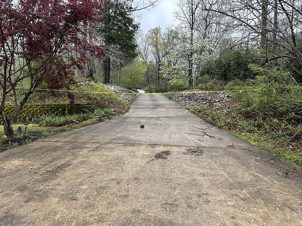 1st image of 255 Grand Valley Dr
