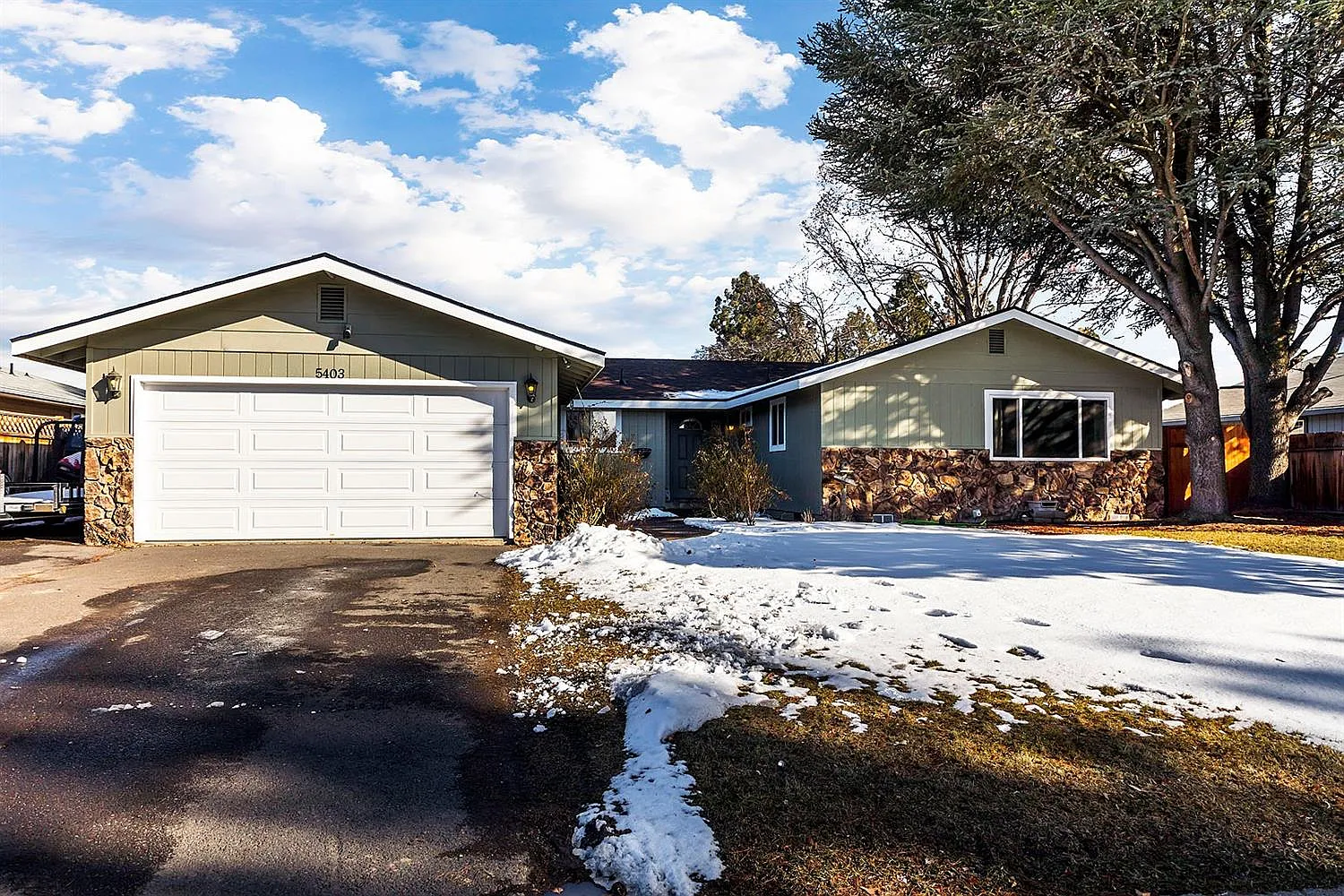 5403 Knightwood Dr photo 1