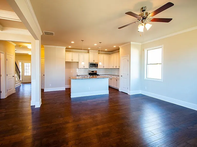 4125 Cordova Ln — Photo 8