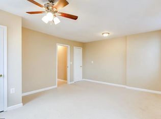 924 47th St NE, Washington, DC 20019