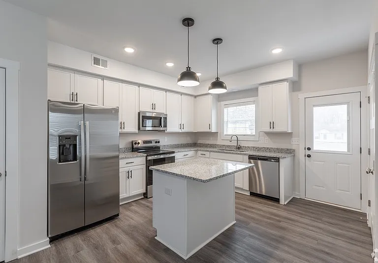 107 Aviator Cir #B — Photo 1