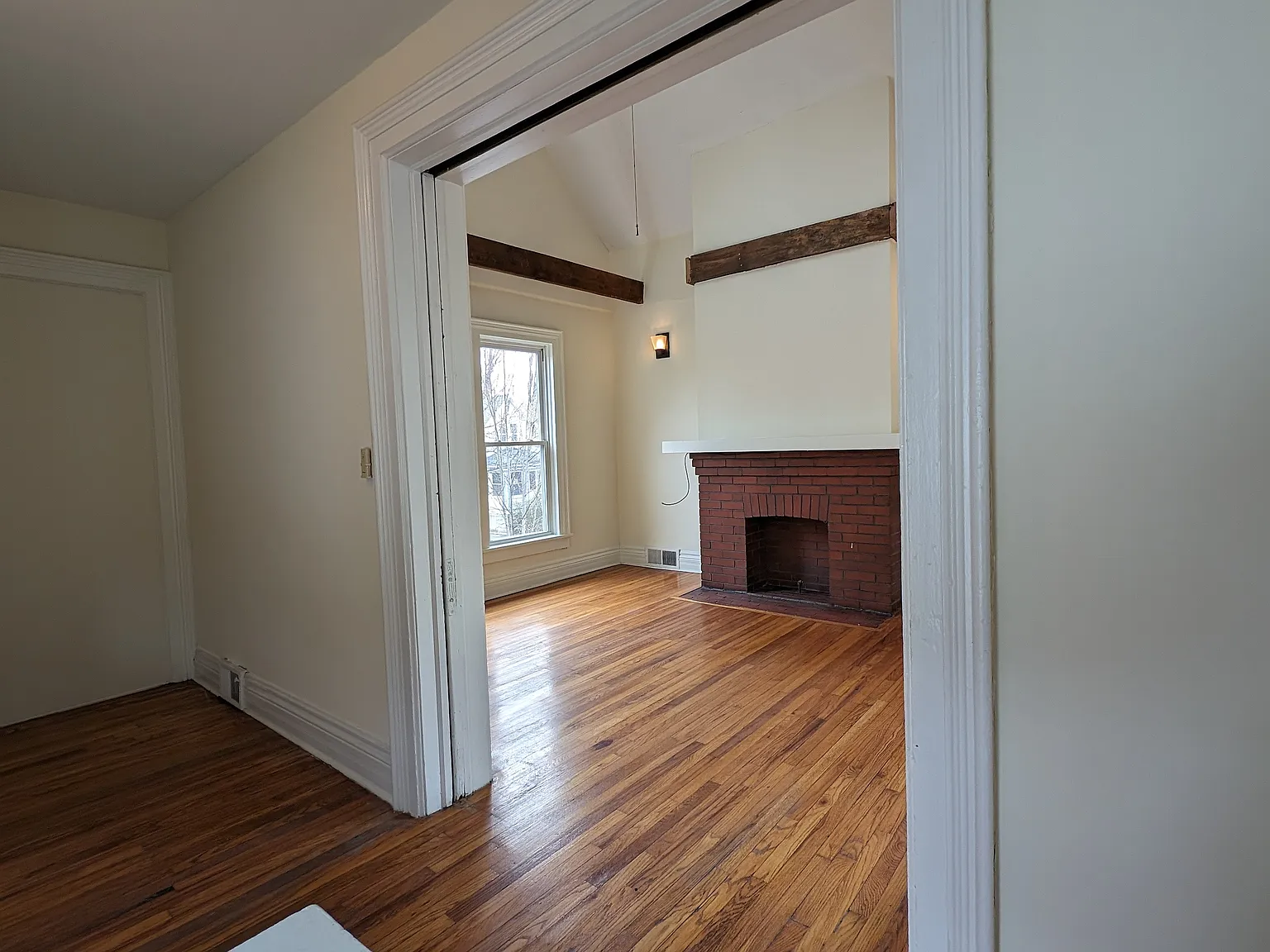2 bed, 1050 sqft, $1,450 — Photo 3