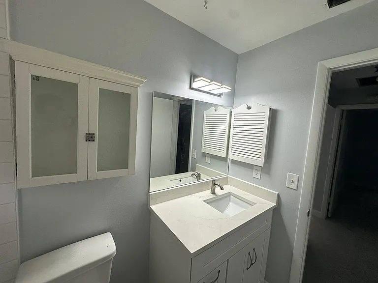 Bathroom vanity
