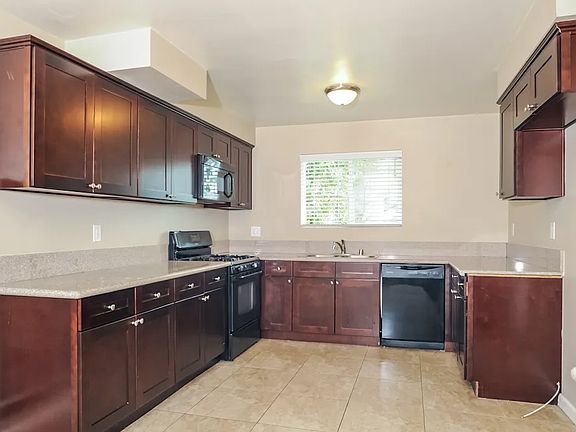 4th image of 11722 25th St SE Unit 1