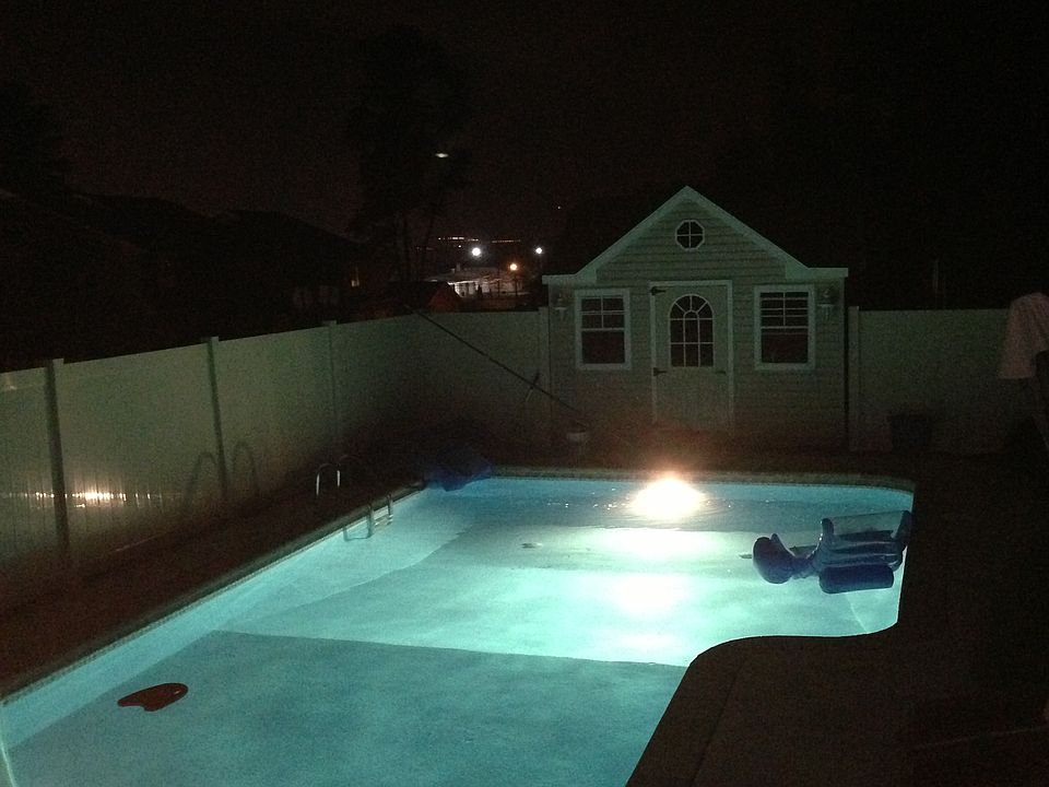 2nd image of 420 Williamsburg Ln