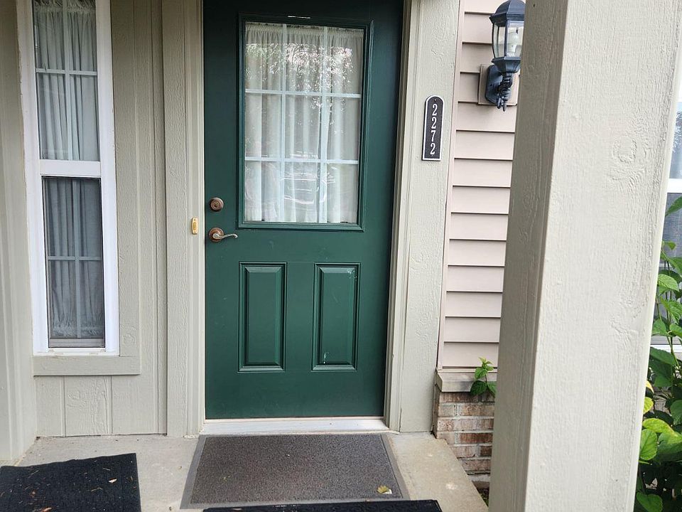 2nd image of 2272 Jackson Ct #202