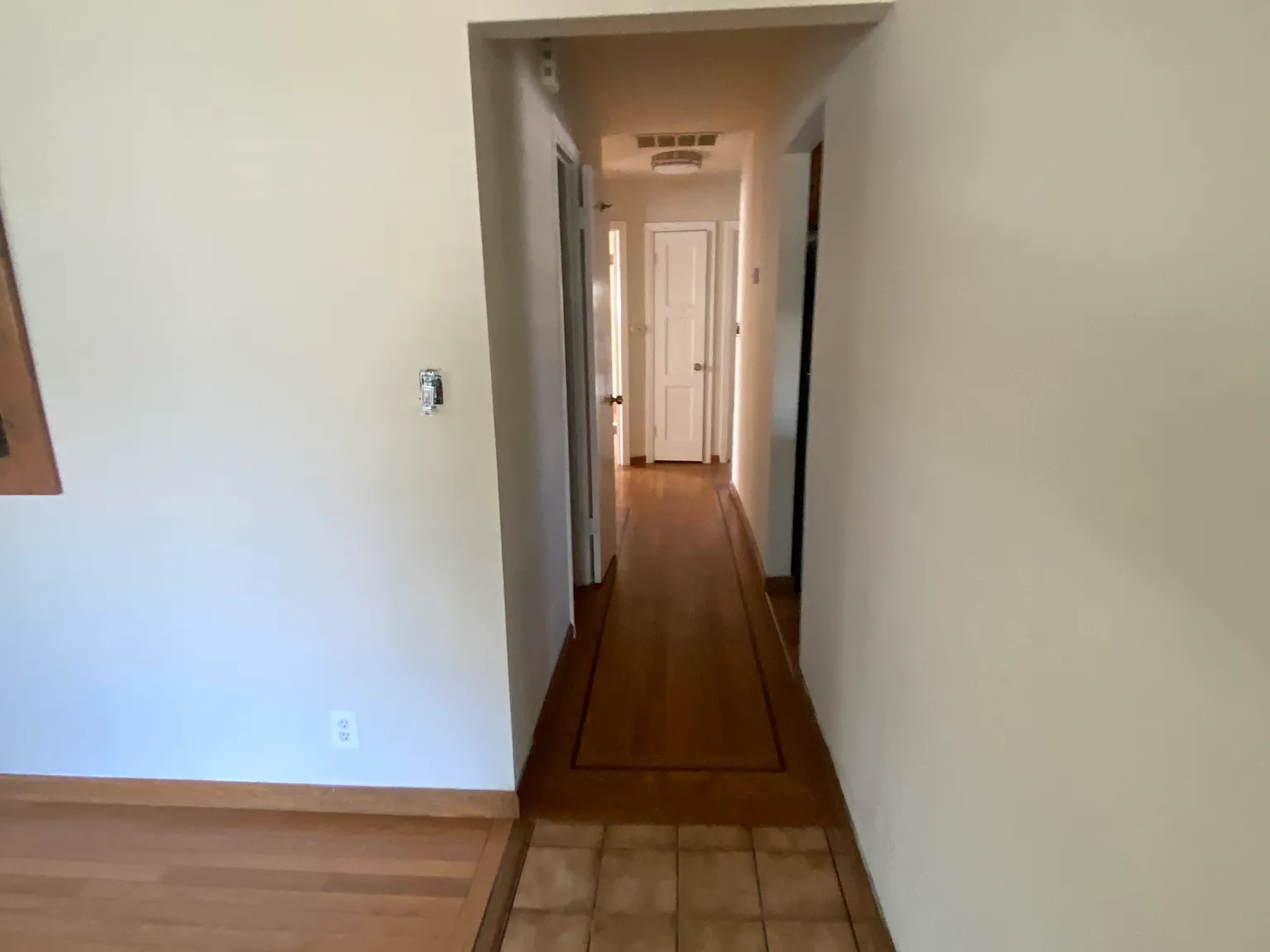 3 bed, 1.5 bath, 1080 sqft, $5,000 — Photo 3