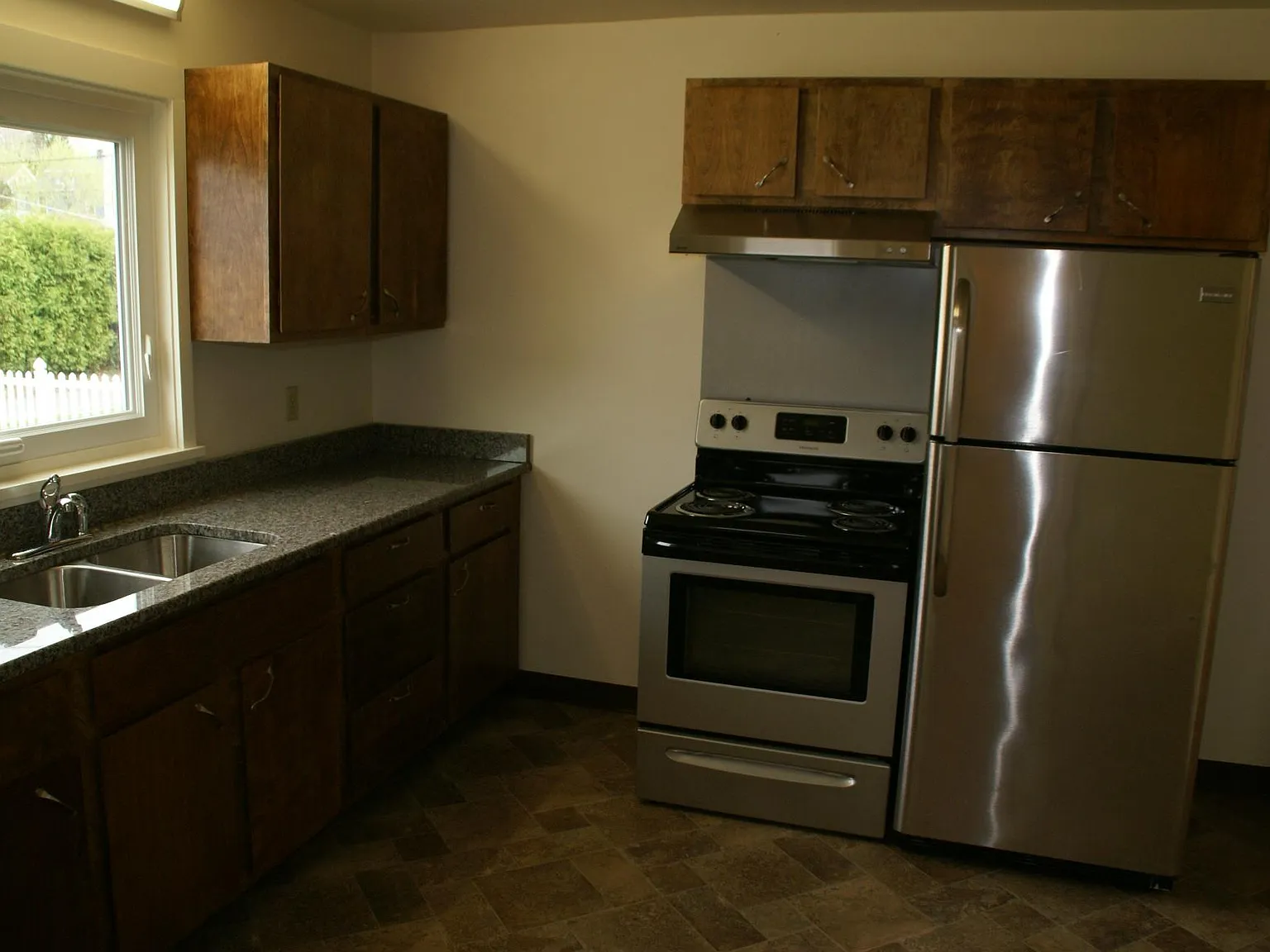 617 Hepburn St — Photo 2
