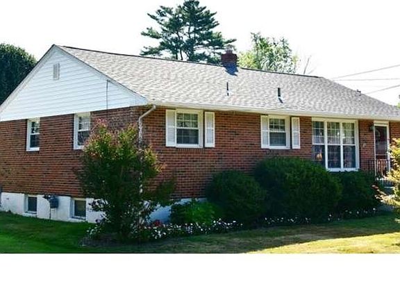 2nd image of 1833 Saw Mill Dr