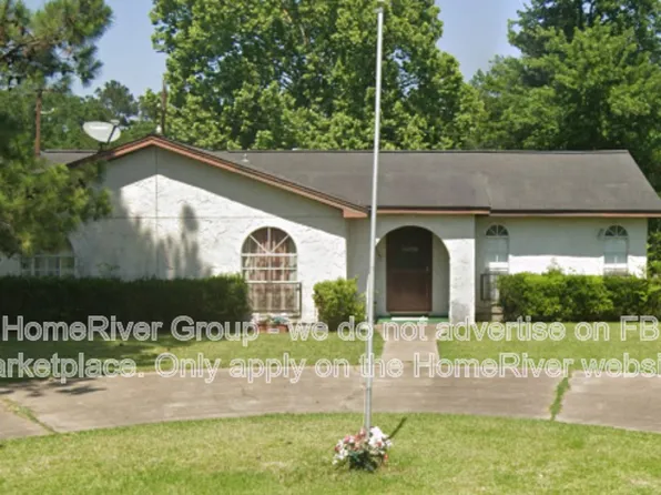 2295 Chester St, Dayton, TX 77535