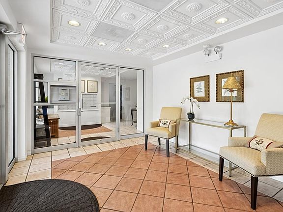3rd image of 3900 W Bryn Mawr Ave APT 304