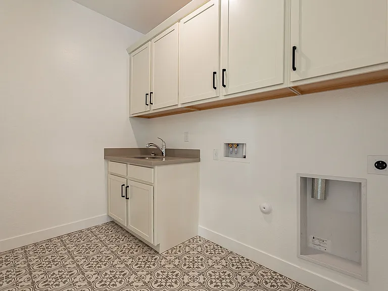 21411 W Meadowbrook Ave — Photo 38
