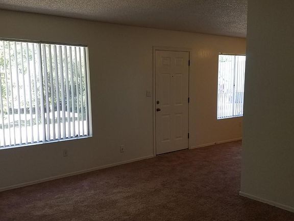 Livingroom and entrance