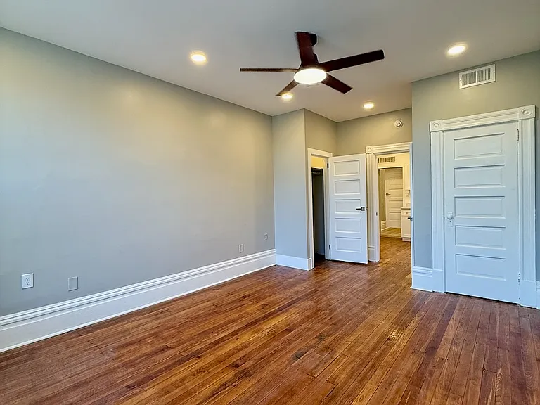 906 Penn Ave — Photo 10