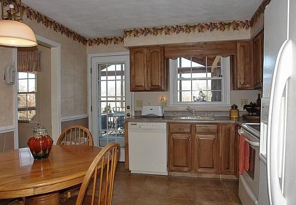 2nd image of 2253 Karen Dr