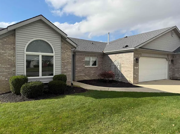 31 Clubview Dr, Hartford City, IN 47348