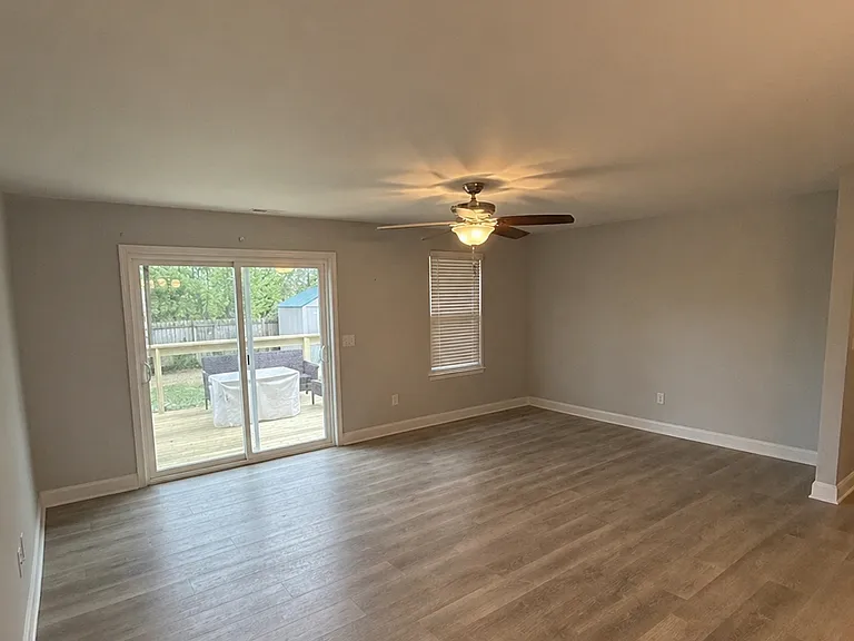 233 Lafayette Dr — Photo 9