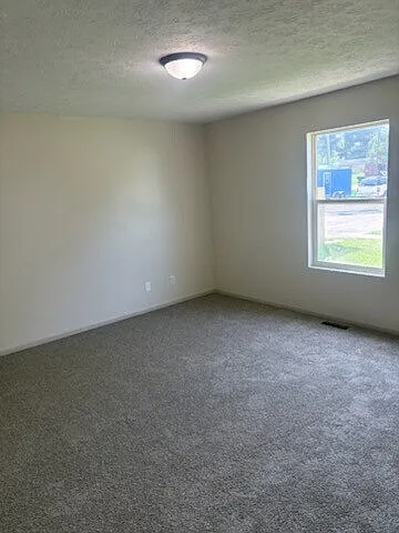 689 N 25th St — Photo 3