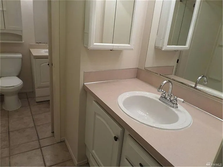 10819 NE 37th Pl #101 — Photo 10