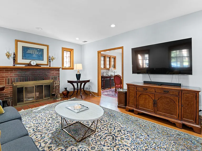 3420 Patterson St NW — Photo 10