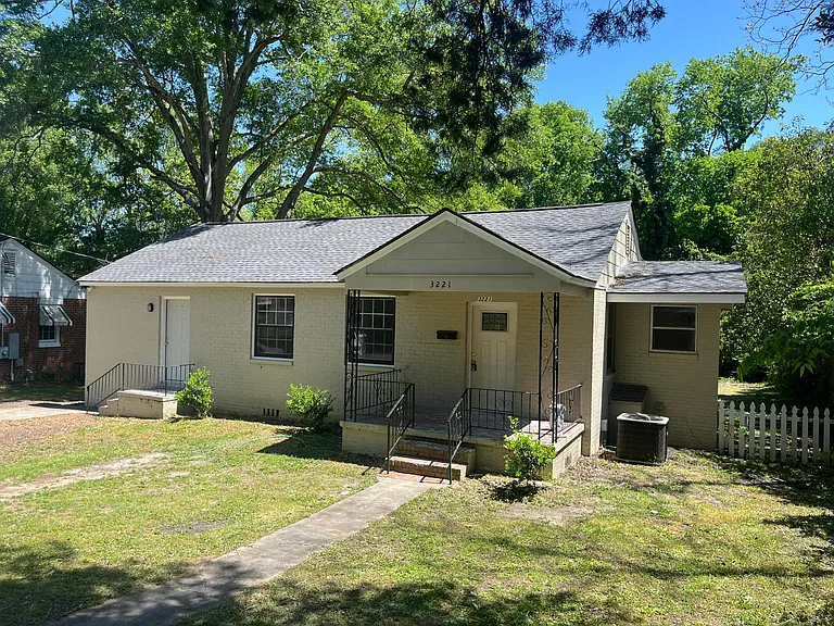 3221 Atkins Dr — Photo 1