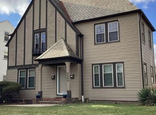 3362 Sutton Rd, Shaker Heights, OH 44120