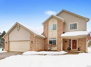 4420 McKeachie Rd, White Lake, MI 48383