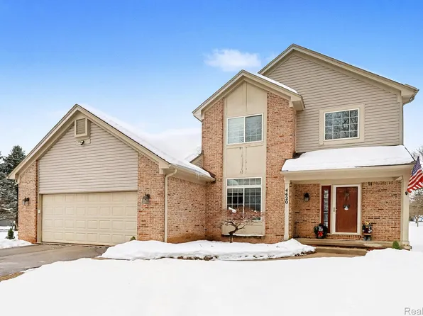 4420 McKeachie Rd, White Lake, MI 48383