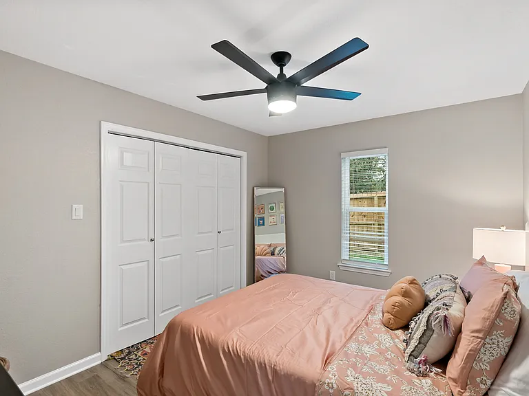 700 S Sims Ave — Photo 7