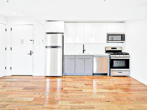 4th image of 469 Convent Ave #3D