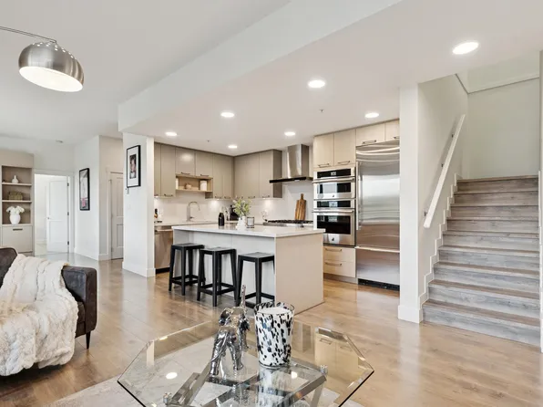 14022 N Bluff Rd #501, White Rock, BC V4B 3C3