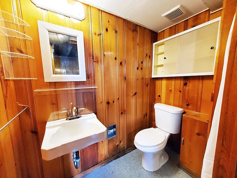 18512 Lewis Dr — Photo 24