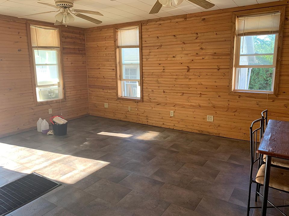 1st image of 331 Maple Ave
