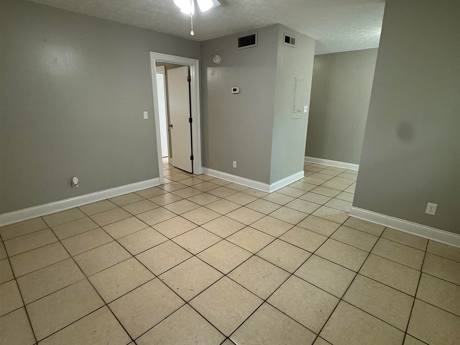 1 bed, 500 sqft, $900 — Photo 3