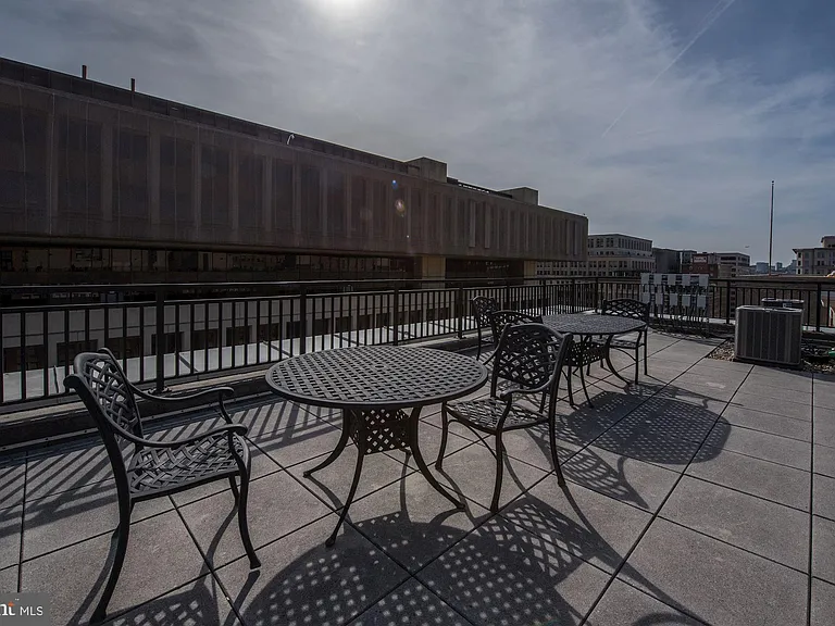 915 E St NW #1001 — Photo 48