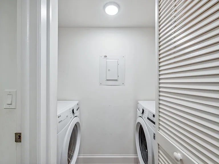 37 High Point Cir E #208 — Photo 13