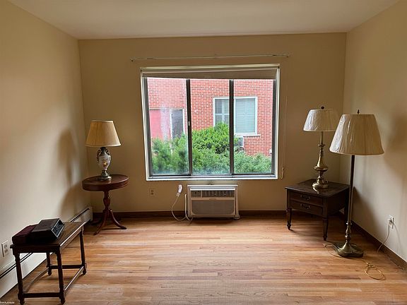 5th image of 15229 E Nine Mile Rd APT 1B