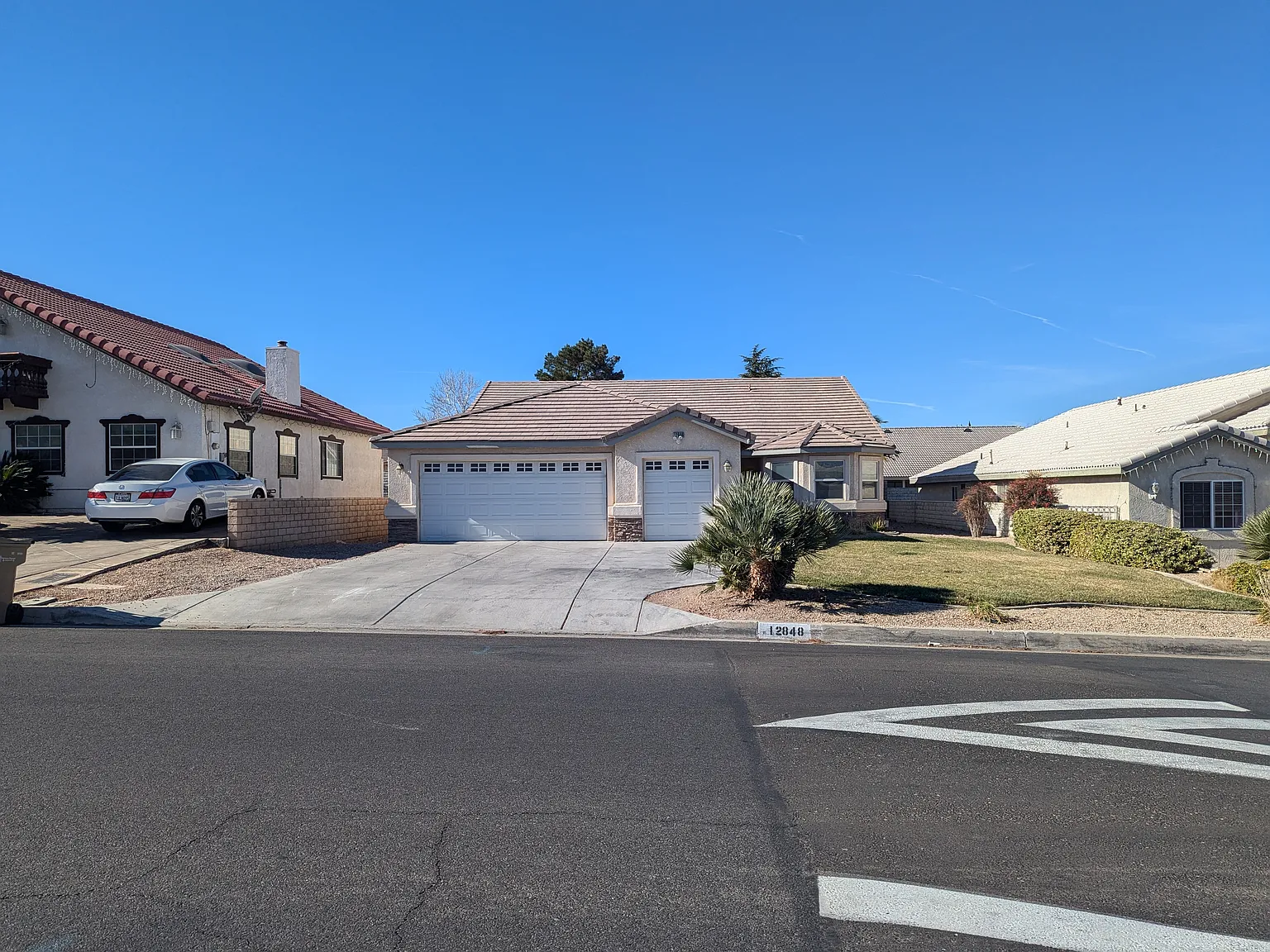 4 bed, 2013 sqft, $2,750 — Photo 2