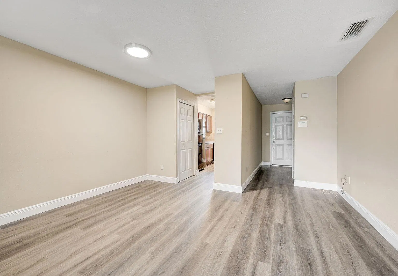 1 bed, 747 sqft, $1,550 — Photo 4