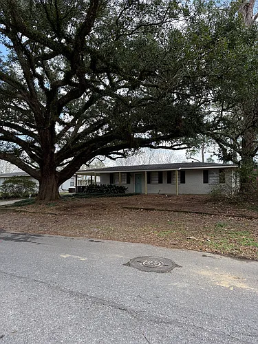 824 Highland Park Dr Photo 1