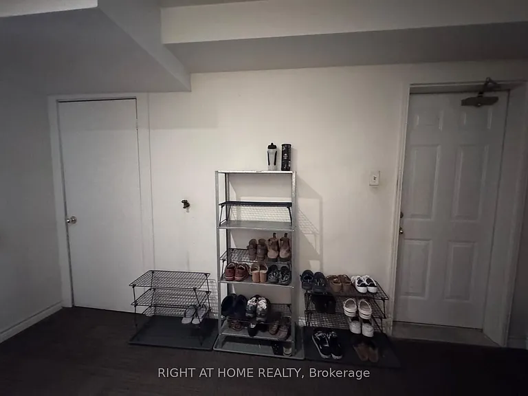 116 Evans Ave #2 — Photo 31